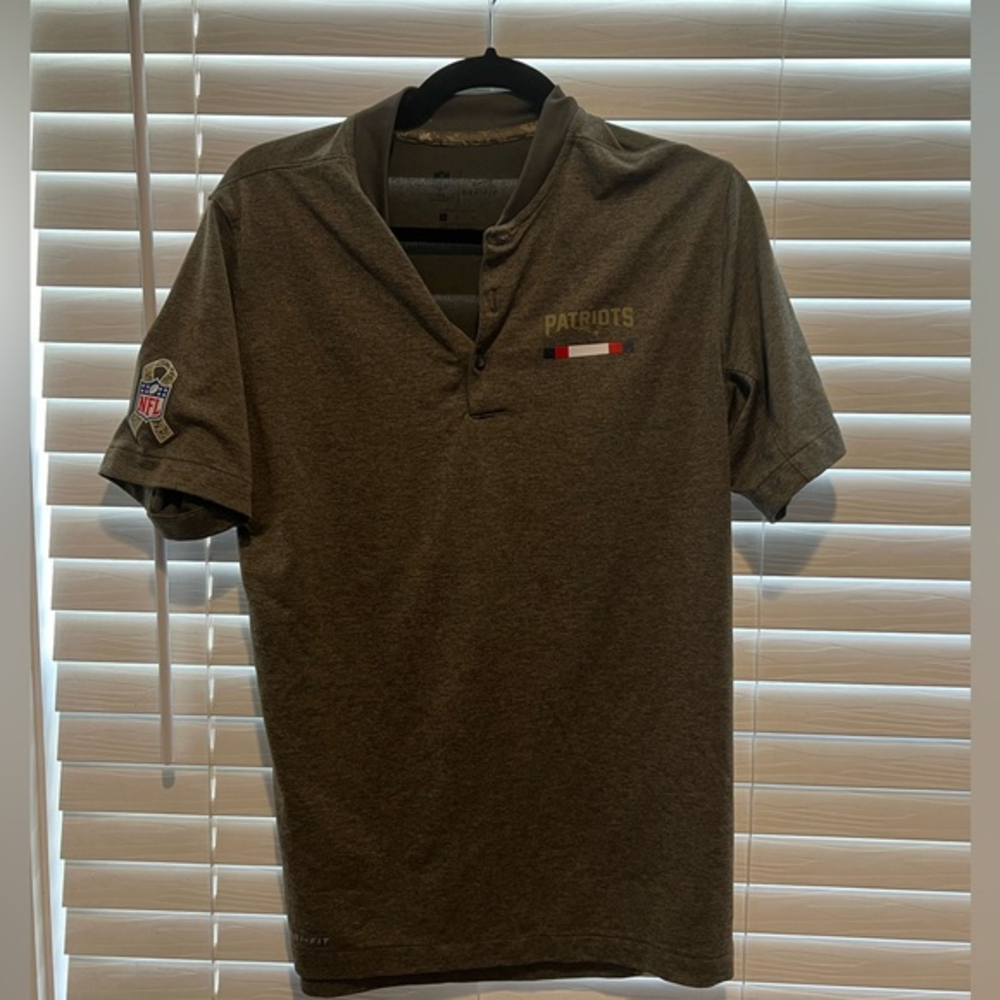 Nike New England Patriots Mens Gray Salute to Service‎ Dri-FIT Polo Shirt Small